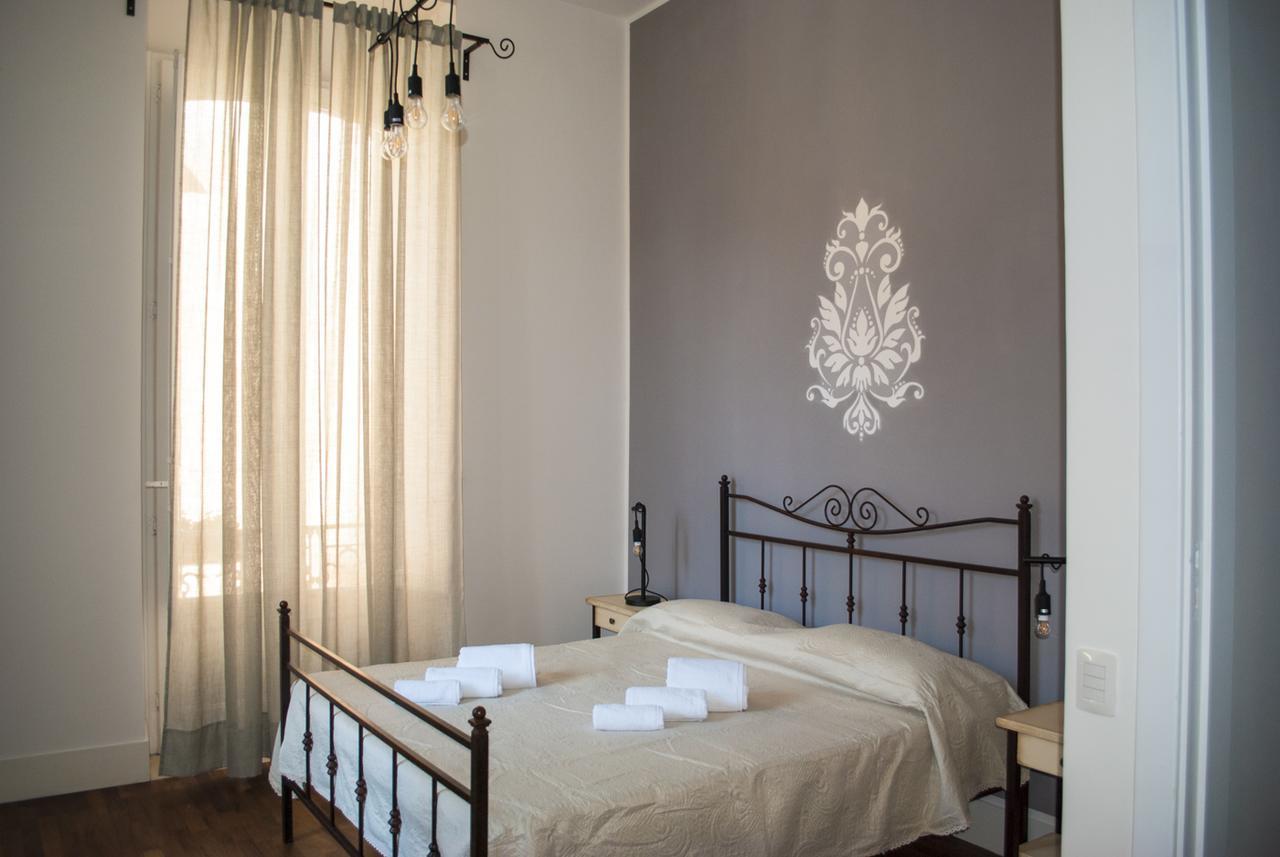 Dimora Dell'Artista Bed & Breakfast เลชเช ภายนอก รูปภาพ